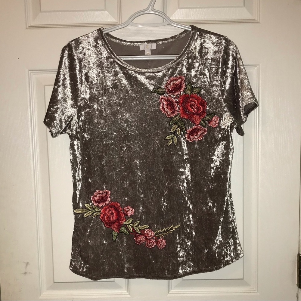 crushed velvet top with flower embroidery